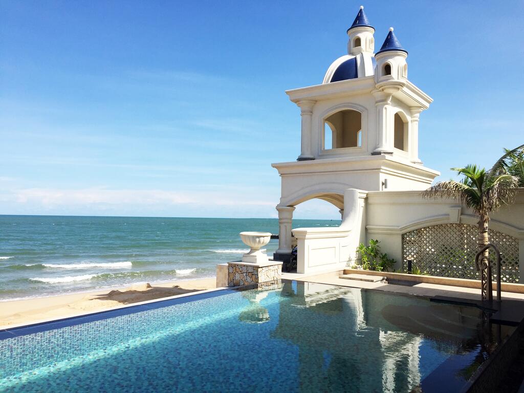 Lan Rừng Resort – Phước Hải Beach