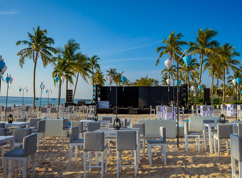 Địa điểm tổ chức Gala Dinner tại bãi biển