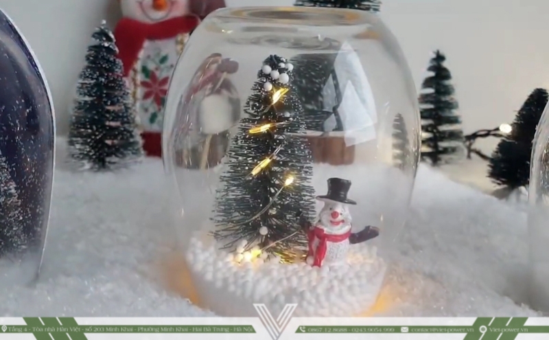 Cách làm quả cầu tuyết bằng chai lọ thủy tinh