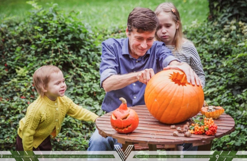 Trò chơi halloween cho trẻ em - Trang trí quả bí ngô 